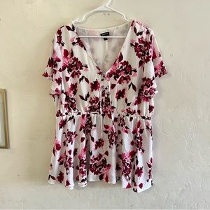 Torrid Pink & White Floral Print Short Sleeve Blouse Size 2X